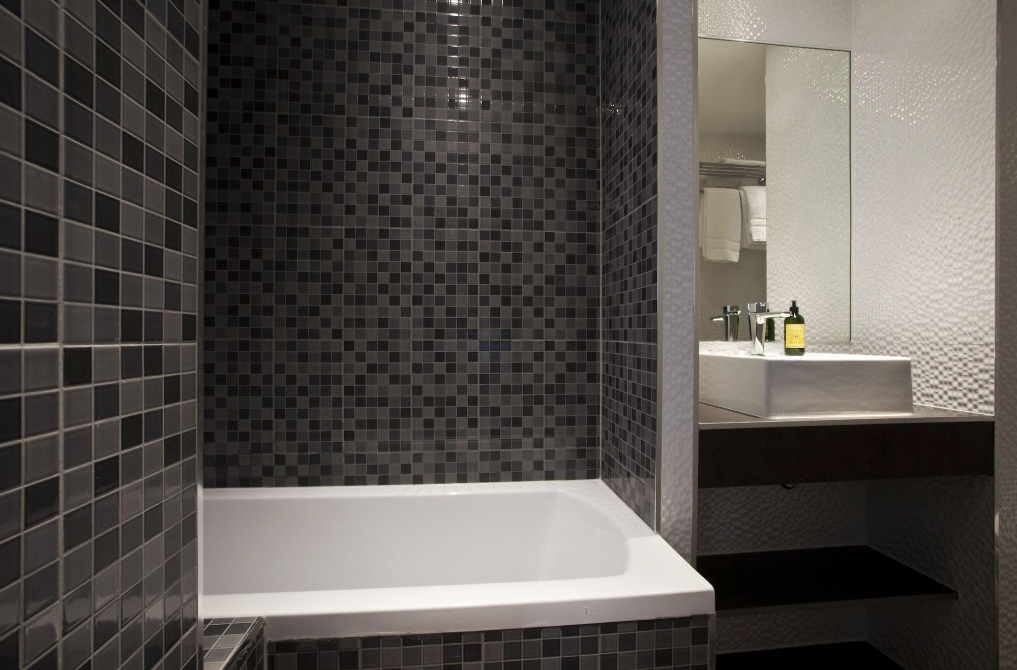 Hotel Des Savoies Lyon Perrache Екстериор снимка
