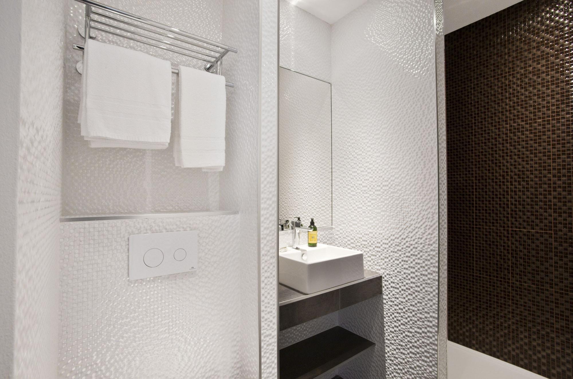 Hotel Des Savoies Lyon Perrache Екстериор снимка