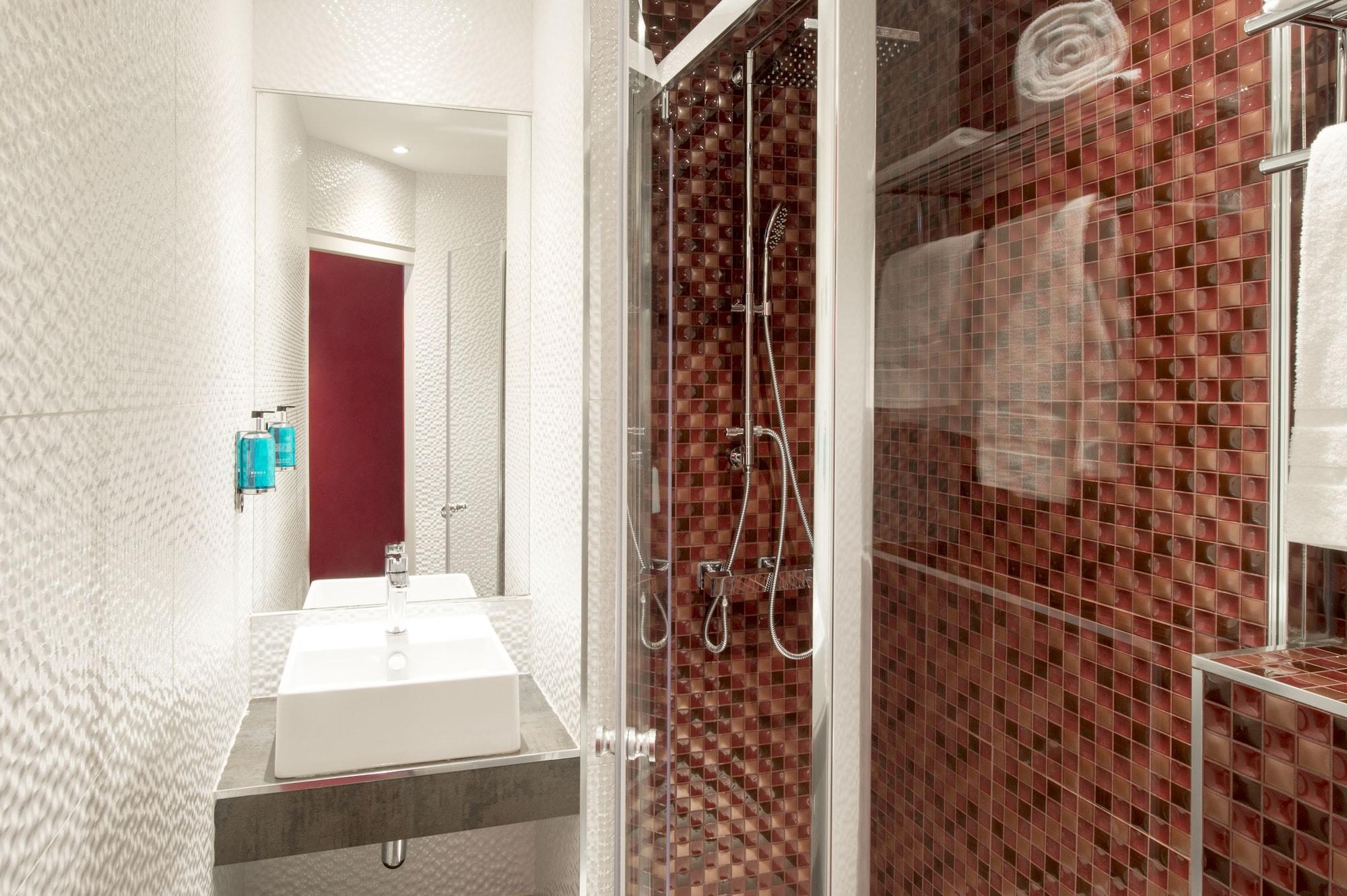 Hotel Des Savoies Lyon Perrache Екстериор снимка