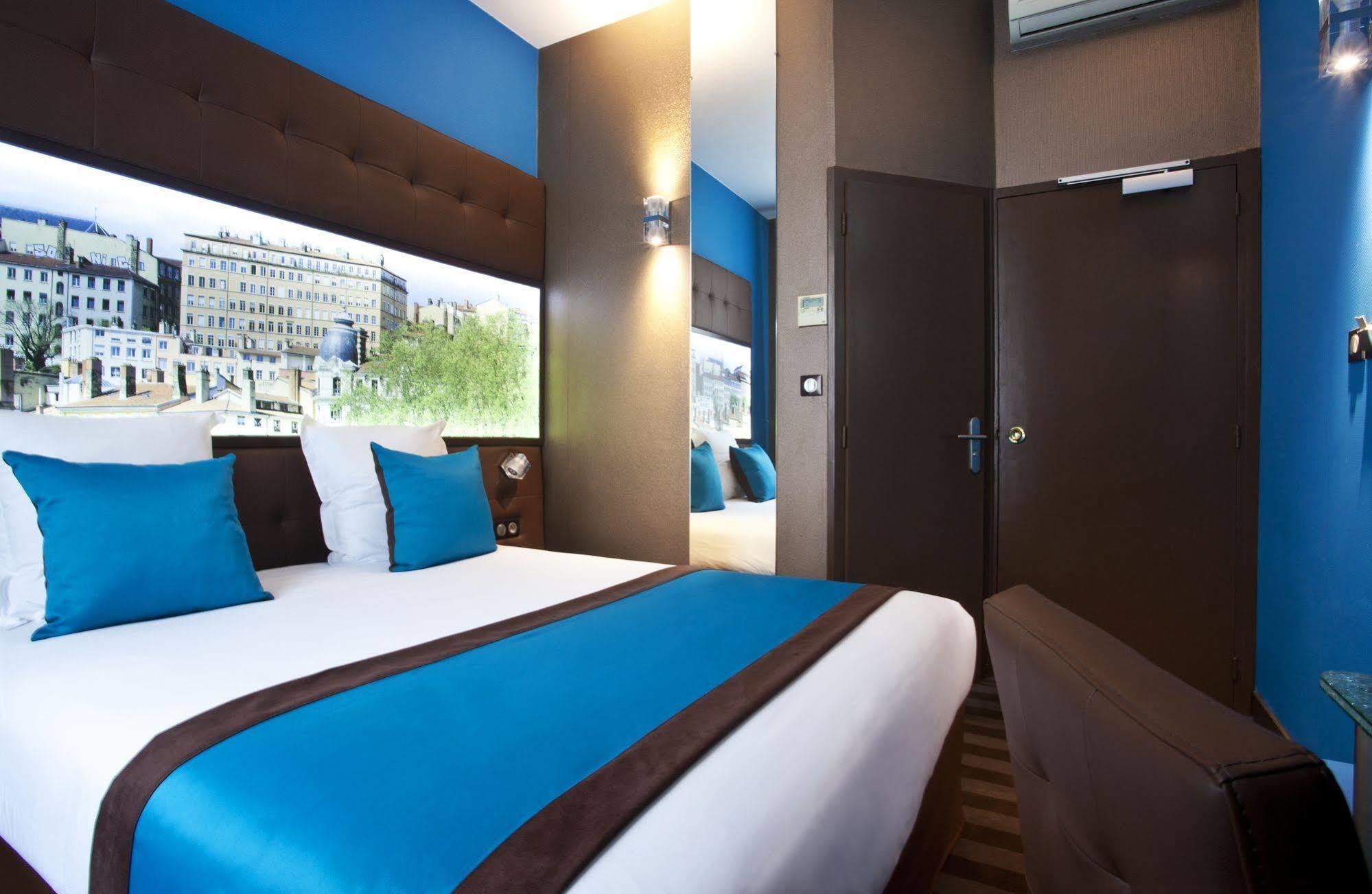 Hotel Des Savoies Lyon Perrache Екстериор снимка